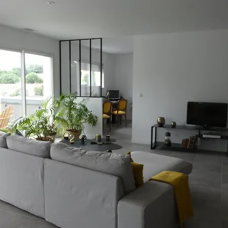 D Dans Une Jolie Maison Neuve