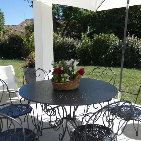 D Dans Une Jolie Maison Neuve *